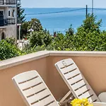 Lovely In Podstrana With Wifi Апартаменты