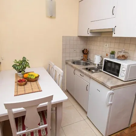 Apartman Lovely In Podstrana With Wifi Split