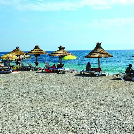 Lovely In Podstrana With Wifi *