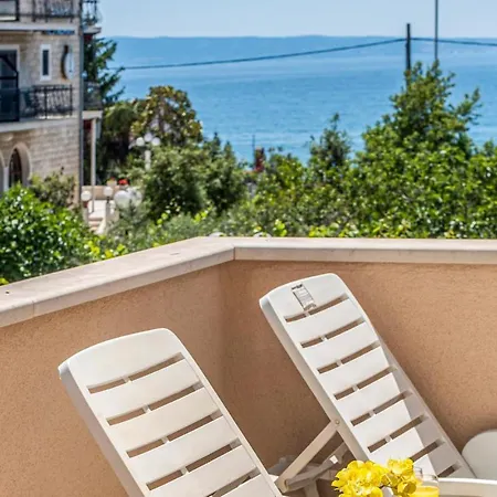 Lovely In Podstrana With Wifi Apartmán