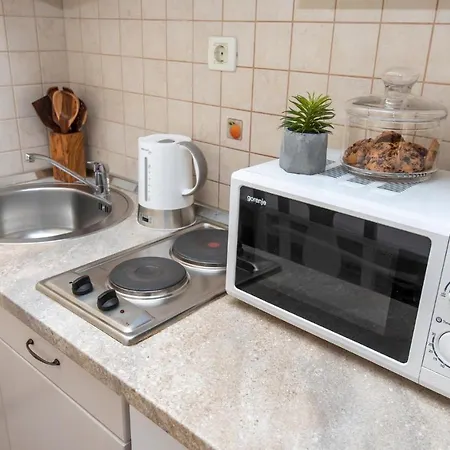 Apartment 1 Bedroom In Podstrana *